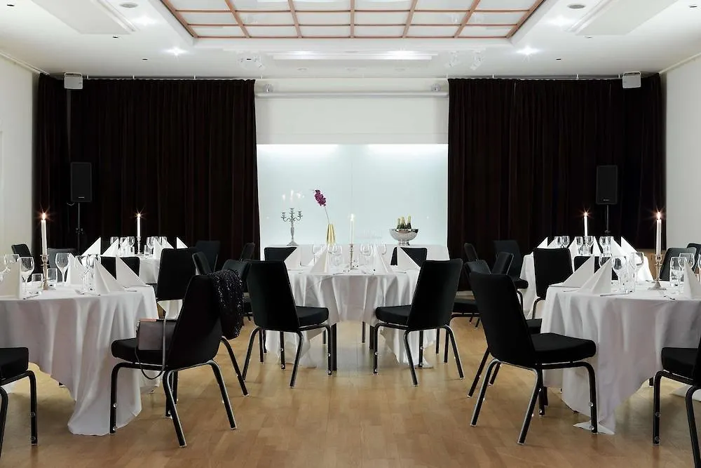 Scandic Park Stockholm 4*,